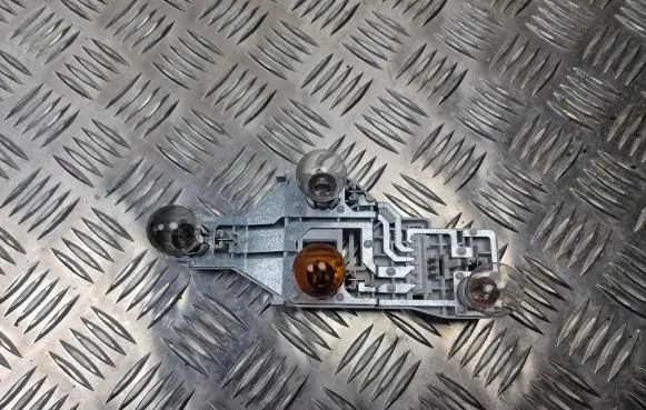 Skoda Octavia Mk2 (1Z) Tail light bulb cover holder 1Z9945257
