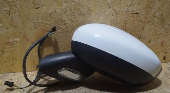 Citroen C3 Front door electric wing mirror