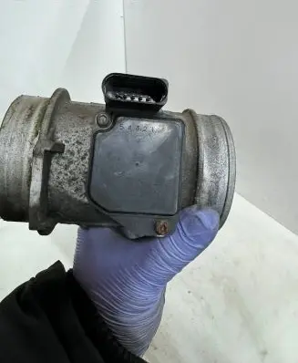 Audi A6 S6 C5 4B Mass air flow meter AFH70250 23407