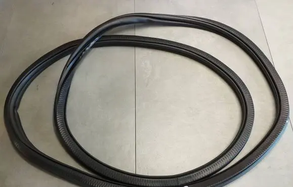 Volkswagen Polo VI Front door rubber seal 2GS867912B 290722