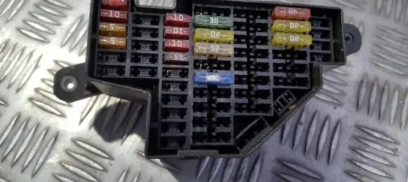 Volkswagen Golf V Fuse box set 1K2941824 1K2.941.824
