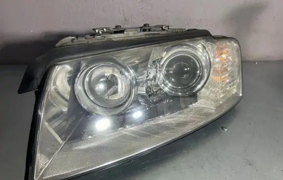 Audi A8 S8 D3 4E Headlight/headlamp 4E0941003R