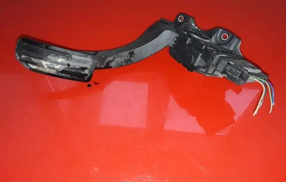 Volvo S60 Accelerator throttle pedal 31329059 6PV01083402 C95YE02