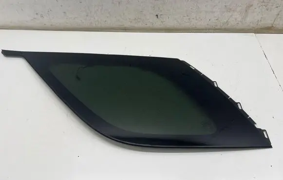 Land Rover Discovery 5 Rear side window HY3229601
