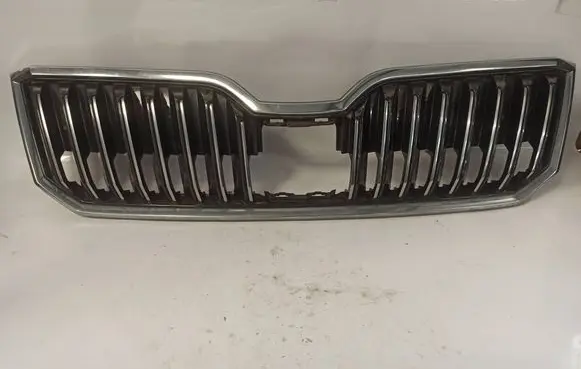 Skoda Superb B8 (3V) Front bumper upper radiator grill 3V0853653B