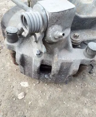 Ford Kuga II Rear brake caliper