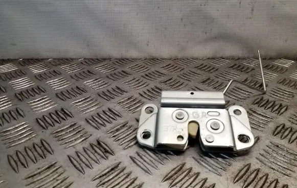 Nissan Juke I F15 Seat back rest lock catch 