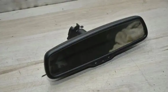 Rear view mirror (interior)