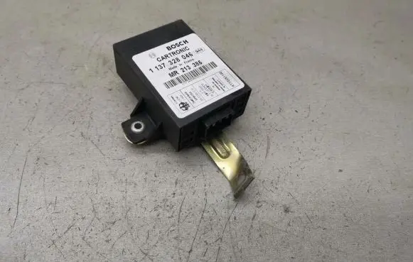 Mitsubishi Carisma Other control units/modules 1137328046 MR213385