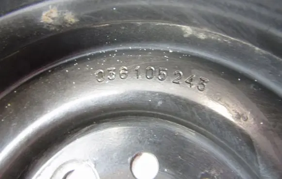 Volkswagen Golf VI Crankshaft pulley 03G105245