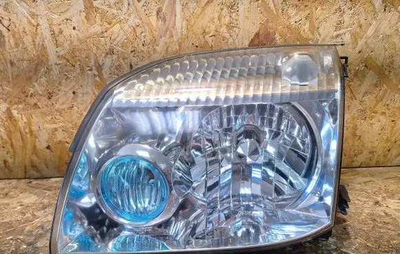 Nissan X-Trail T30 Headlight/headlamp