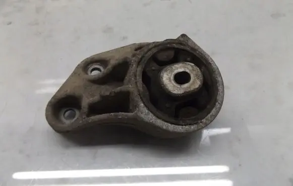 Audi A4 S4 B6 8E 8H Engine mounting bracket
