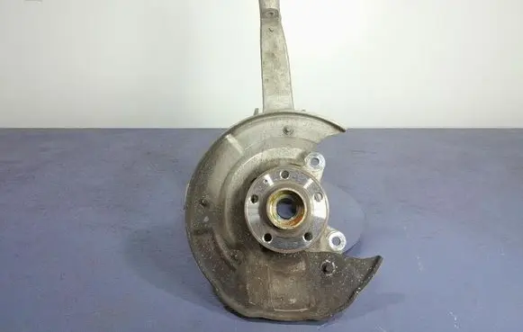 Volvo XC60 Front wheel hub spindle knuckle 32298140