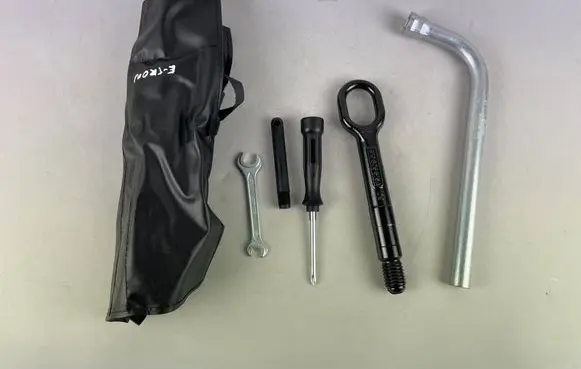 Audi e-tron Tool set 4H0805615A 8N0012219