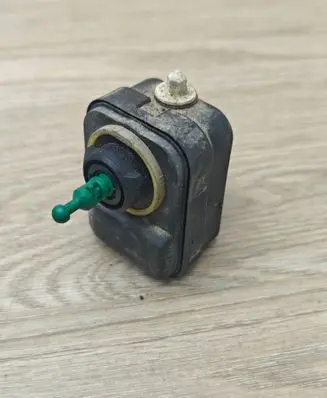 Volvo S80 Headlight level adjustment motor 