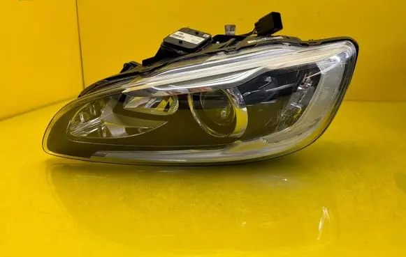 Volvo V60 Headlight/headlamp 31420261