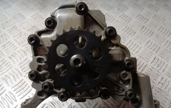 Mini One - Cooper F56 F55 Oil pump 70550809 762413508 06362911141
