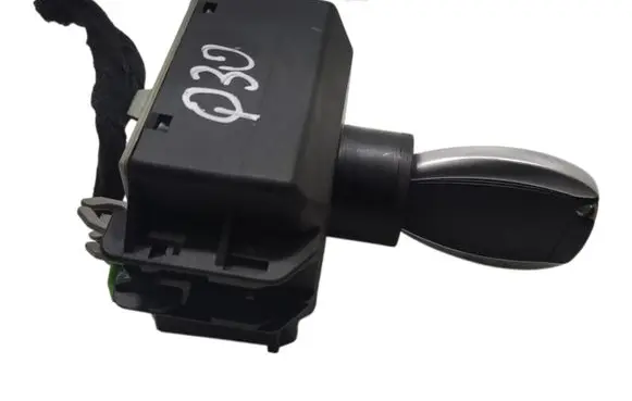 Infiniti Q30 Ignition lock A2469050703