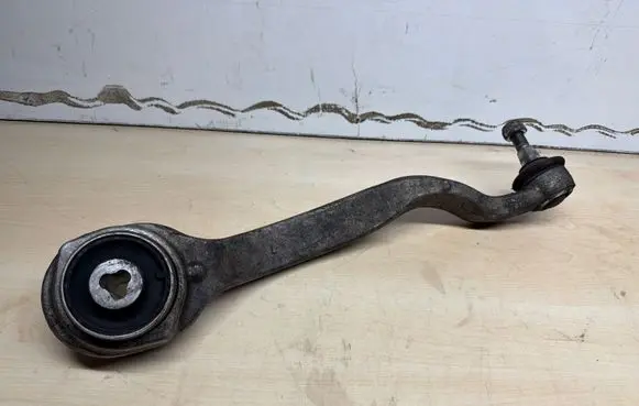 Mercedes-Benz E W212 Front lower control arm/wishbone
