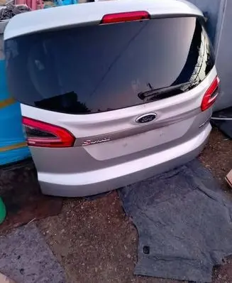 Ford S-MAX Truck tailgate 