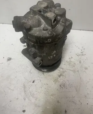 Volkswagen Polo Air conditioning (A/C) compressor (pump) 6Q0820803G