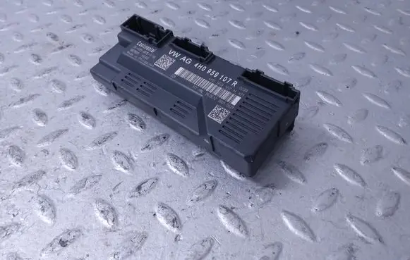 Tailgate/trunk control unit/module