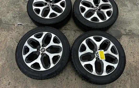 Renault Captur R17 alloy rim 