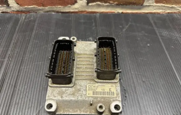 Alfa Romeo 147 Engine control unit/module 0261206707 1279H03962