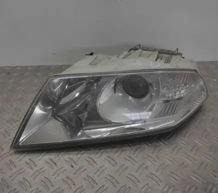 Skoda Octavia Mk2 (1Z) Headlight/headlamp
