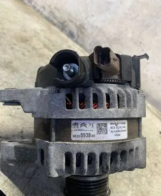 Citroen C4 Cactus Generator/alternator 9820893880