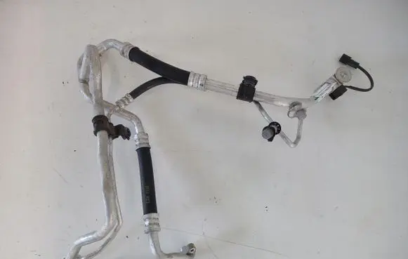 Tesla Model S Air conditioning (A/C) pipe/hose 1037962-00-F