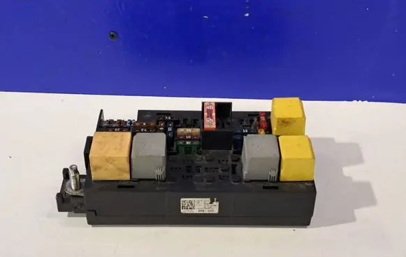 Mercedes-Benz ML W164 Fuse module A1645400072 13690987