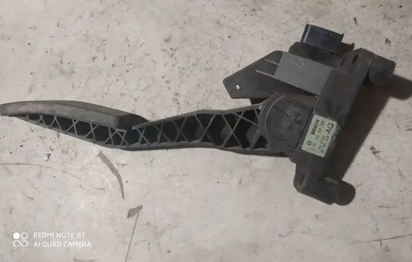 Opel Zafira A Accelerator throttle pedal 90581208