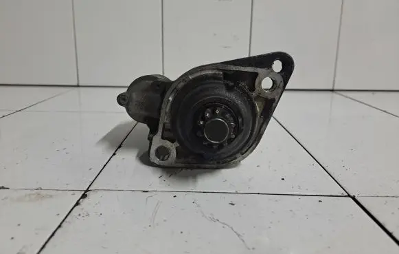 Volkswagen Jetta V Starter motor 02Z911023E 0001121408