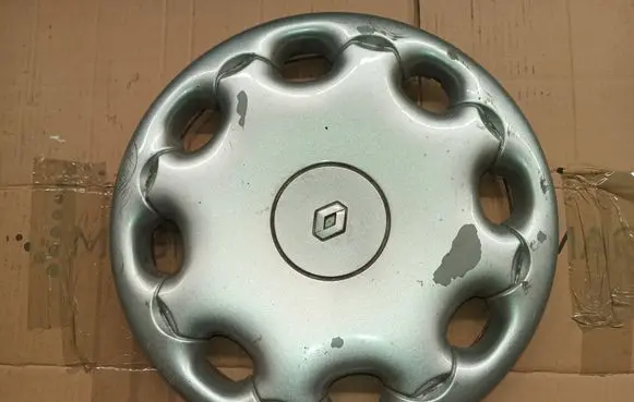 Renault Laguna I R15 wheel hub/cap/trim 7700427890