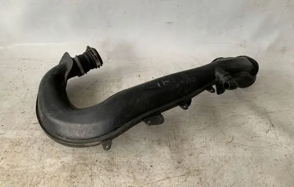 Ford Focus Intercooler hose/pipe F1F19C623BA