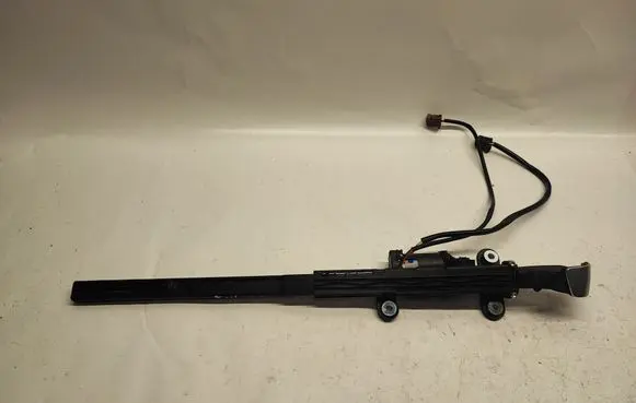 BMW 4 F32 F33 Seat belt adjustment motor 7307916