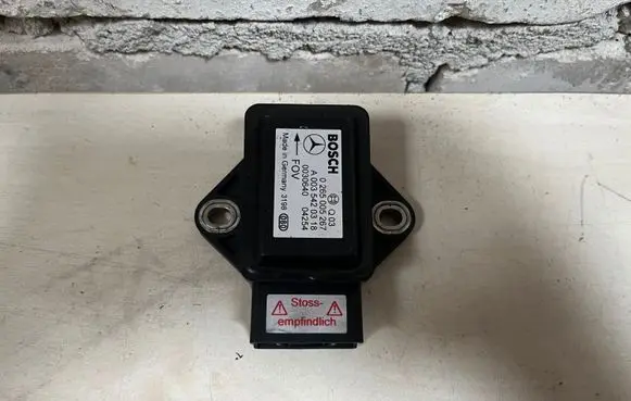 Mercedes-Benz E W211 ESP acceleration yaw rate sensor A0035420318
