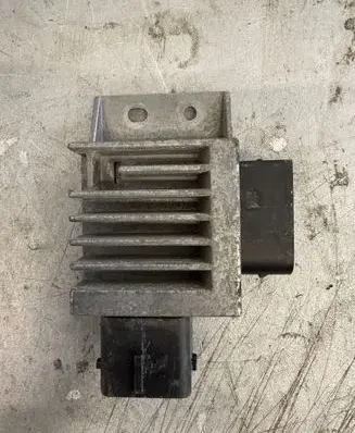 Renault Master III Glow plug pre-heat relay 271203982r