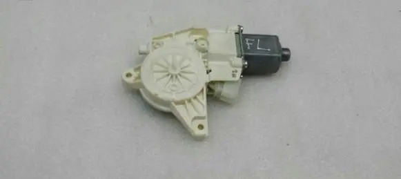 Mercedes-Benz A W176 Front door window regulator motor A2469065100