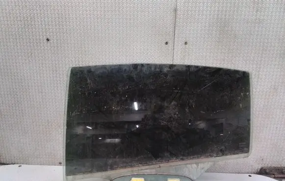 Nissan Maxima A34 Rear door window glass