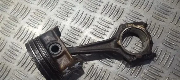 Opel Astra F Piston with connecting rod