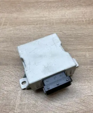 Toyota Avensis T250 Window wiper relay 150696