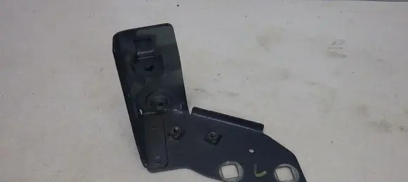 Renault Captur Fender mounting bracket 641819714R