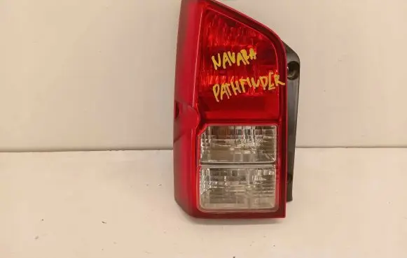 Nissan Navara D40 Rear/tail lights