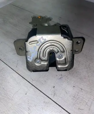 Mitsubishi Colt Tailgate/trunk/boot lock/catch/latch ME959190