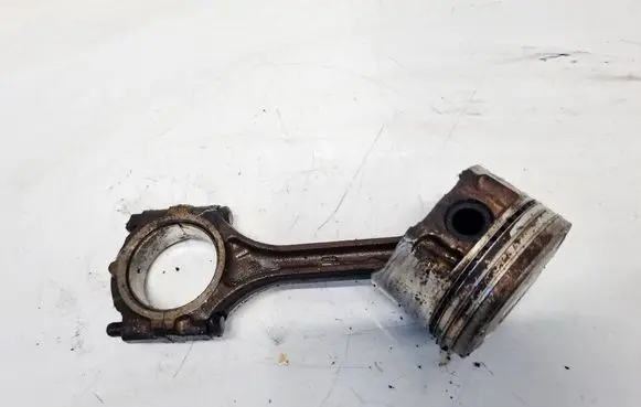 Mitsubishi Space Star Piston with connecting rod 13S10