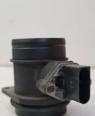 Volkswagen Touran I Mass air flow meter 038906461B 0281002531