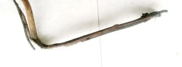Hyundai Trajet Fuel tank filler neck pipe 