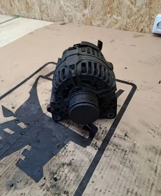 Volkswagen Sharan Generator/alternator 038903023L